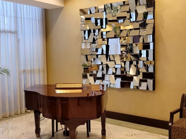 2-bedroom condo for sale in Sunny Isles Beach - 16699 Collins Ave 1806 - MondialRealty