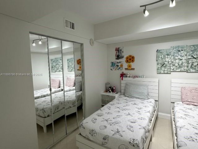 Apartment for sale  Unit #1806 - photo 6590698
