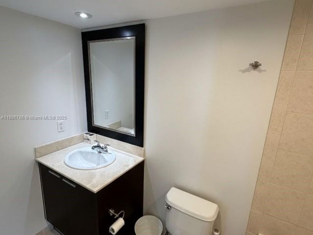 Apartment for sale  Unit #1806 - photo 6651111