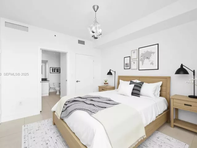 2-bedroom condo for sale in Miami - 90 SW 3rd St 3305 - MondialRealty