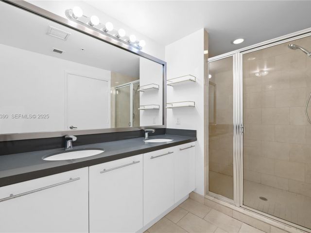 Apartment for sale  Unit #3305 - photo 6597471