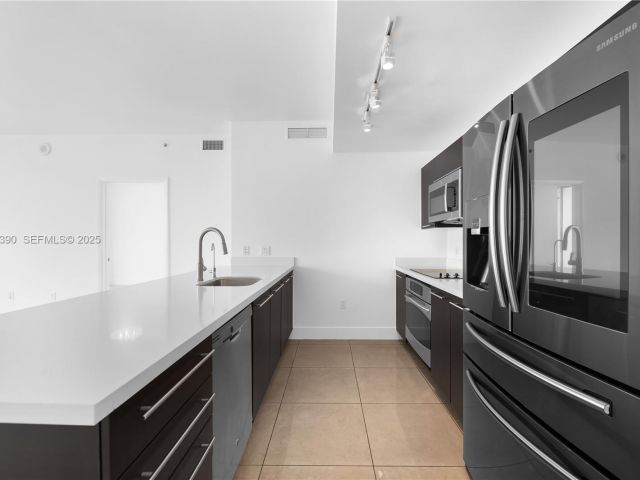 Apartment for sale  Unit #3305 - photo 6597478