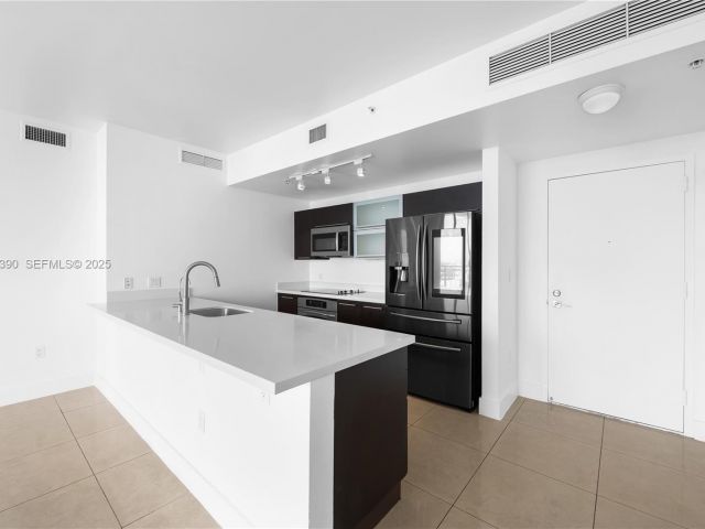 Apartment for sale  Unit #3305 - photo 6597479