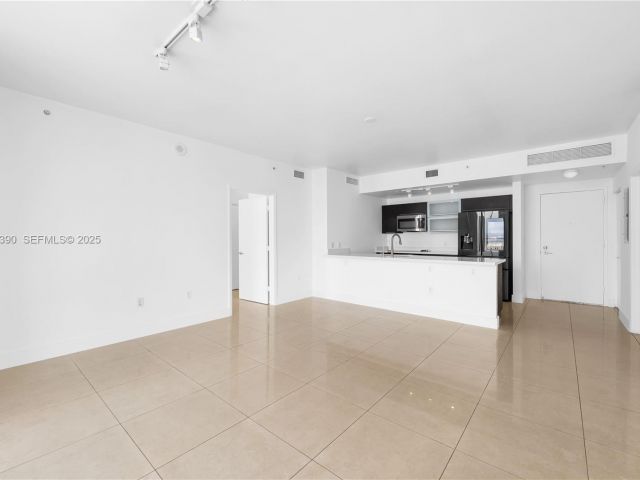 Apartment for sale  Unit #3305 - photo 6597480