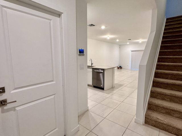 Home for rent at 166 SE 5th Court - photo 6588806