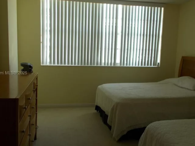 2-bedroom condo for rent in Hallandale Beach - 3161 S Ocean Dr 505 - MondialRealty