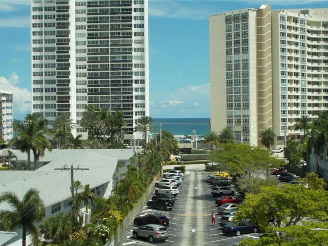 2-bedroom condo for rent in Hallandale Beach - 3161 S Ocean Dr 505 - MondialRealty