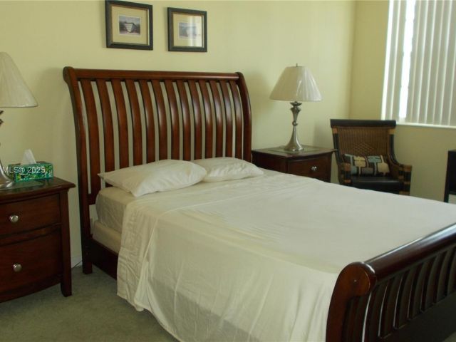 2-bedroom condo for rent in Hallandale Beach - 3161 S Ocean Dr 505 - MondialRealty