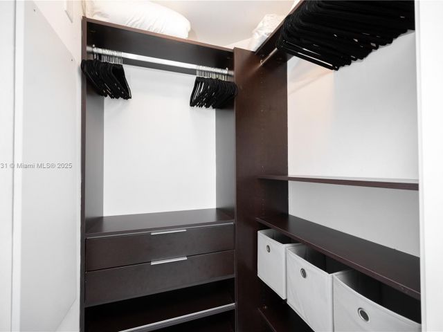 Apartment for sale  Unit #1601 - photo 6596903