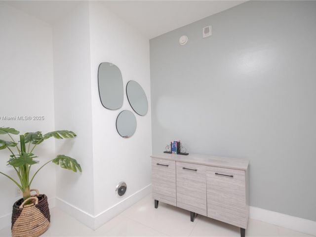 Apartment for sale  Unit #1601 - photo 6596913