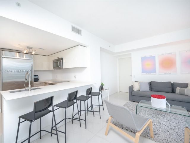 Apartment for sale  Unit #1601 - photo 6596917