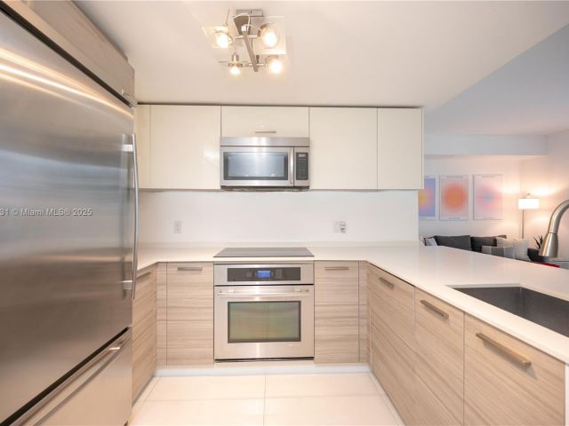 Apartment for sale  Unit #1601 - photo 6596918