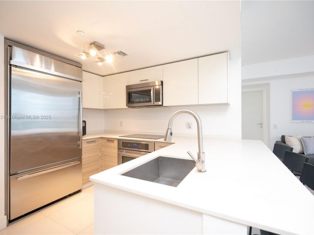 Apartment for sale  Unit #1601 - photo 6596919