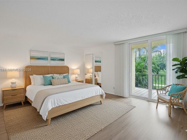 2-bedroom home for sale in Hallandale Beach - 2220 NE 11th St - MondialRealty