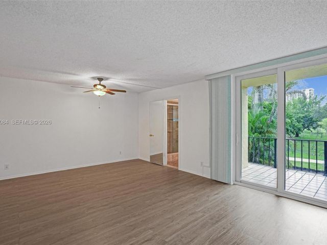 2-bedroom home for sale in Hallandale Beach - 2220 NE 11th St - MondialRealty