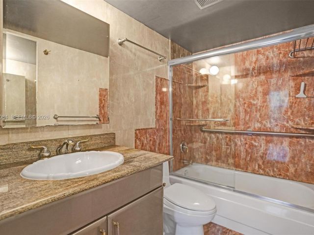 2-bedroom home for sale in Hallandale Beach - 2220 NE 11th St - MondialRealty