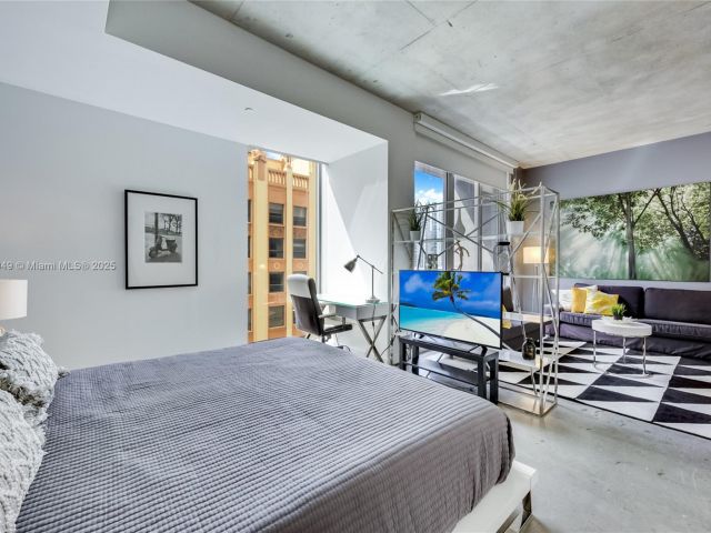 1-bedroom condo for sale in Miami - 151 SE 1st St 1003 - MondialRealty