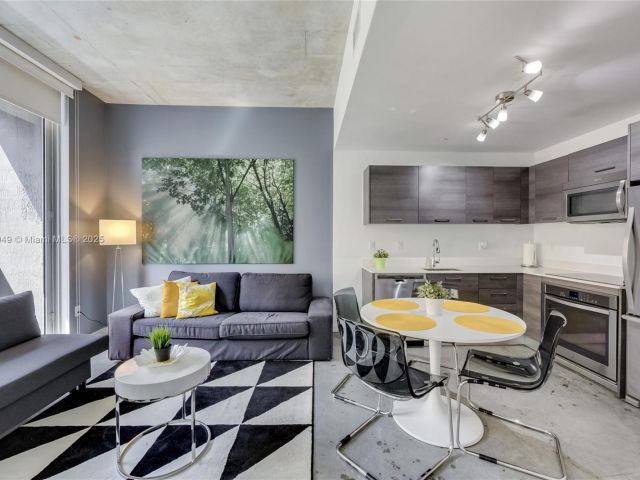 1-bedroom condo for sale in Miami - 151 SE 1st St 1003 - MondialRealty