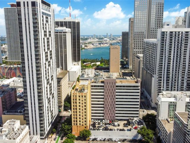 1-bedroom condo for sale in Miami - 151 SE 1st St 1003 - MondialRealty