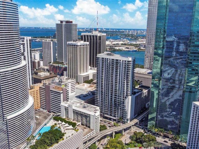 1-bedroom condo for sale in Miami - 151 SE 1st St 1003 - MondialRealty