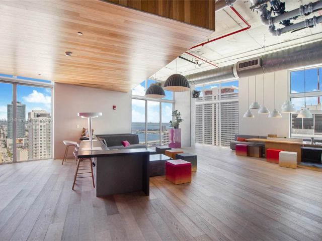 1-bedroom condo for sale in Miami - 151 SE 1st St 1003 - MondialRealty