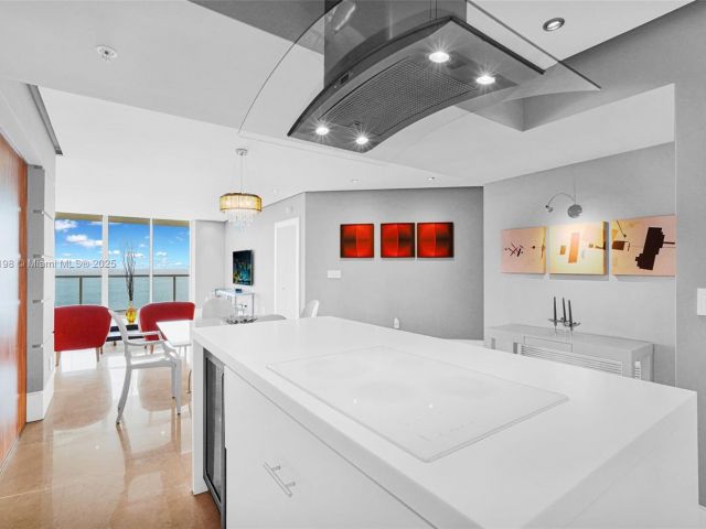 Apartment for rent  Unit #1103 - photo 6601032