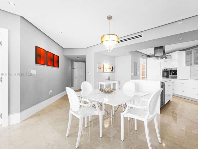 Apartment for rent  Unit #1103 - photo 6601035