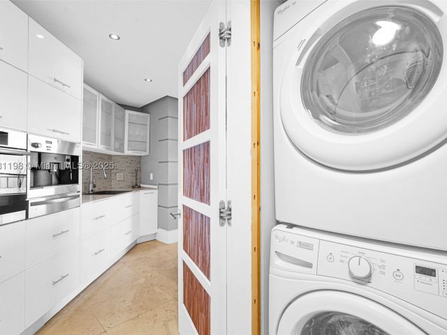 2-bedroom condo for rent in Sunny Isles Beach - 16699 Collins Ave 1103 - MondialRealty