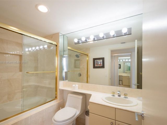 Apartment for sale  Unit #1002 - photo 6619103