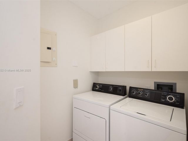Apartment for sale  Unit #1002 - photo 6619104