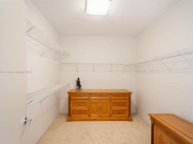 Apartment for sale  Unit #1002 - photo 6619109