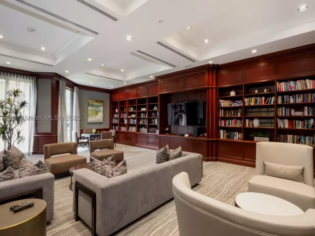 2-bedroom condo for sale in Aventura - 2000 Island Blvd 1002 - MondialRealty