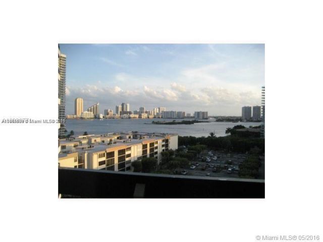 2-bedroom condo for sale in Aventura - 3400 NE 192nd St 2103 - MondialRealty