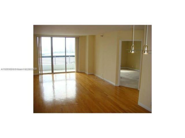 2-bedroom condo for sale in Aventura - 3400 NE 192nd St 2103 - MondialRealty