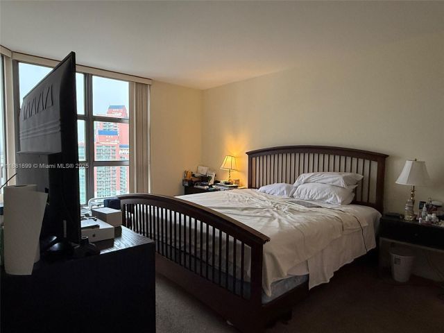 2-bedroom condo for sale in Aventura - 3400 NE 192nd St 2103 - MondialRealty