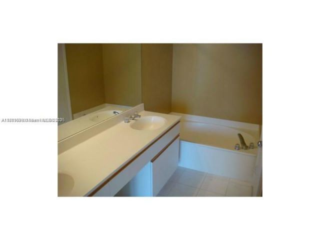2-bedroom condo for sale in Aventura - 3400 NE 192nd St 2103 - MondialRealty