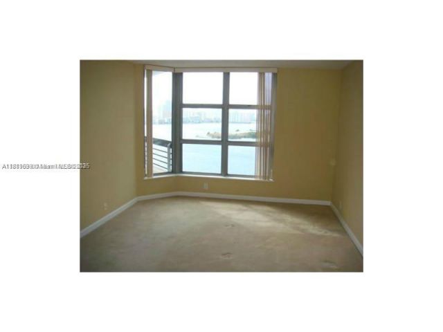 2-bedroom condo for sale in Aventura - 3400 NE 192nd St 2103 - MondialRealty