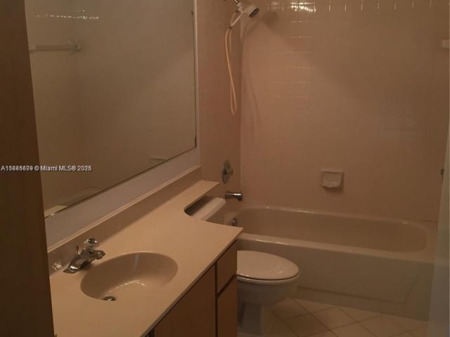 2-bedroom condo for sale in Aventura - 3400 NE 192nd St 2103 - MondialRealty