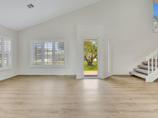 Home for rent at 4517 NW 5th Avenue - photo 6843734