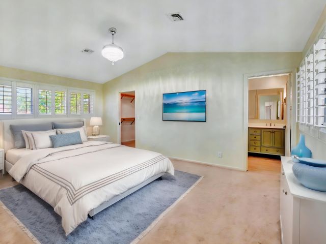 Home for rent at 4517 NW 5th Avenue - photo 6843743