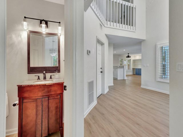 Home for rent at 4517 NW 5th Avenue - photo 6843749