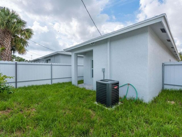 Home for rent at 2827 Saranac Avenue - photo 6599226