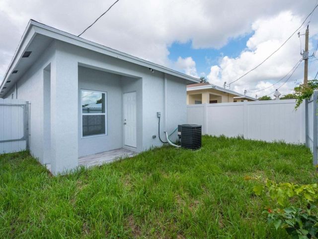 Home for rent at 2827 Saranac Avenue - photo 6599227