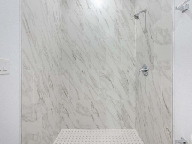 Home for rent at 2827 Saranac Avenue - photo 6599229