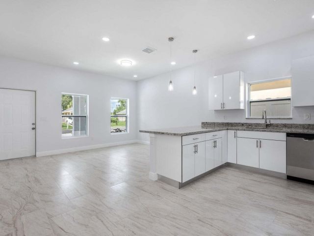 Home for rent at 2827 Saranac Avenue - photo 6599238