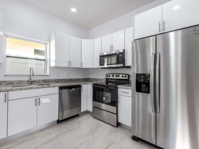 Home for rent at 2831 Saranac Avenue - photo 6599218