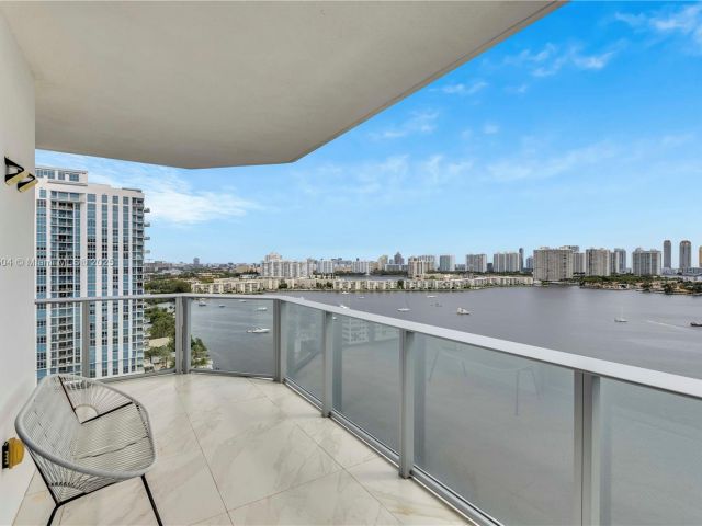 Apartment for rent  Unit #1709 - photo 6599722