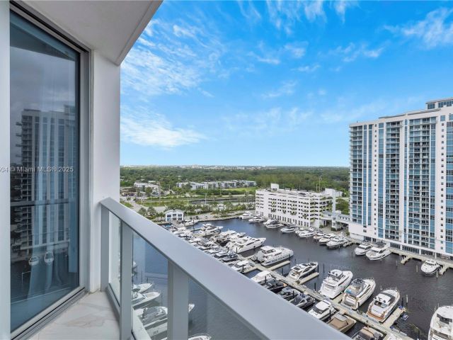 Apartment for rent  Unit #1709 - photo 6599723