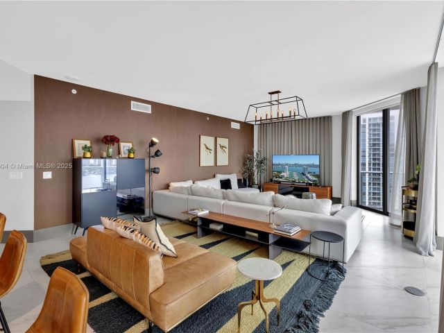 Apartment for rent  Unit #1709 - photo 6599724