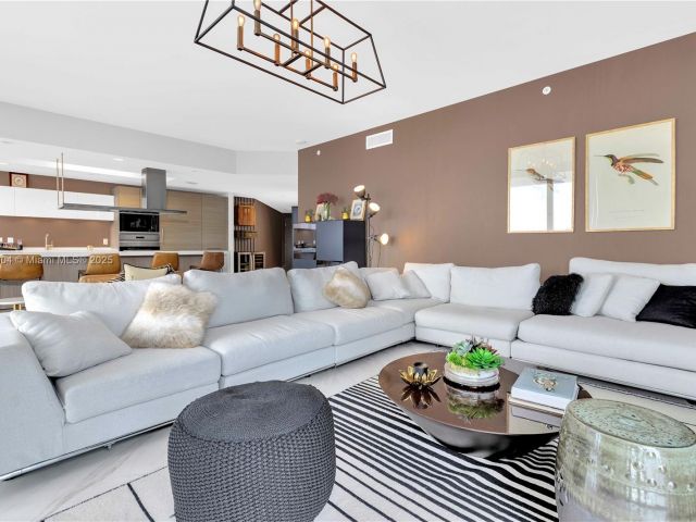 Apartment for rent  Unit #1709 - photo 6599726